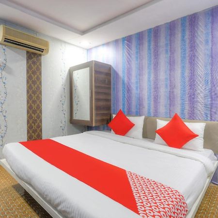 Oyo 48896 K2 - Garden Hotel Indore Buitenkant foto